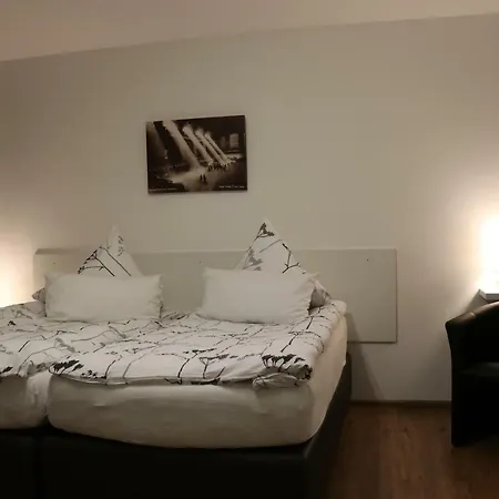 Rentaroom-kassel Апартаменты *