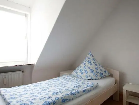 Rentaroom-kassel Apartman